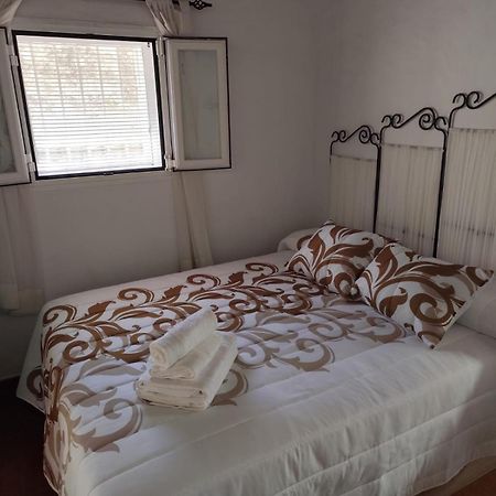 Maluan Apartment โกนิล เด ลาฟรอนเตรา ภายนอก รูปภาพ
