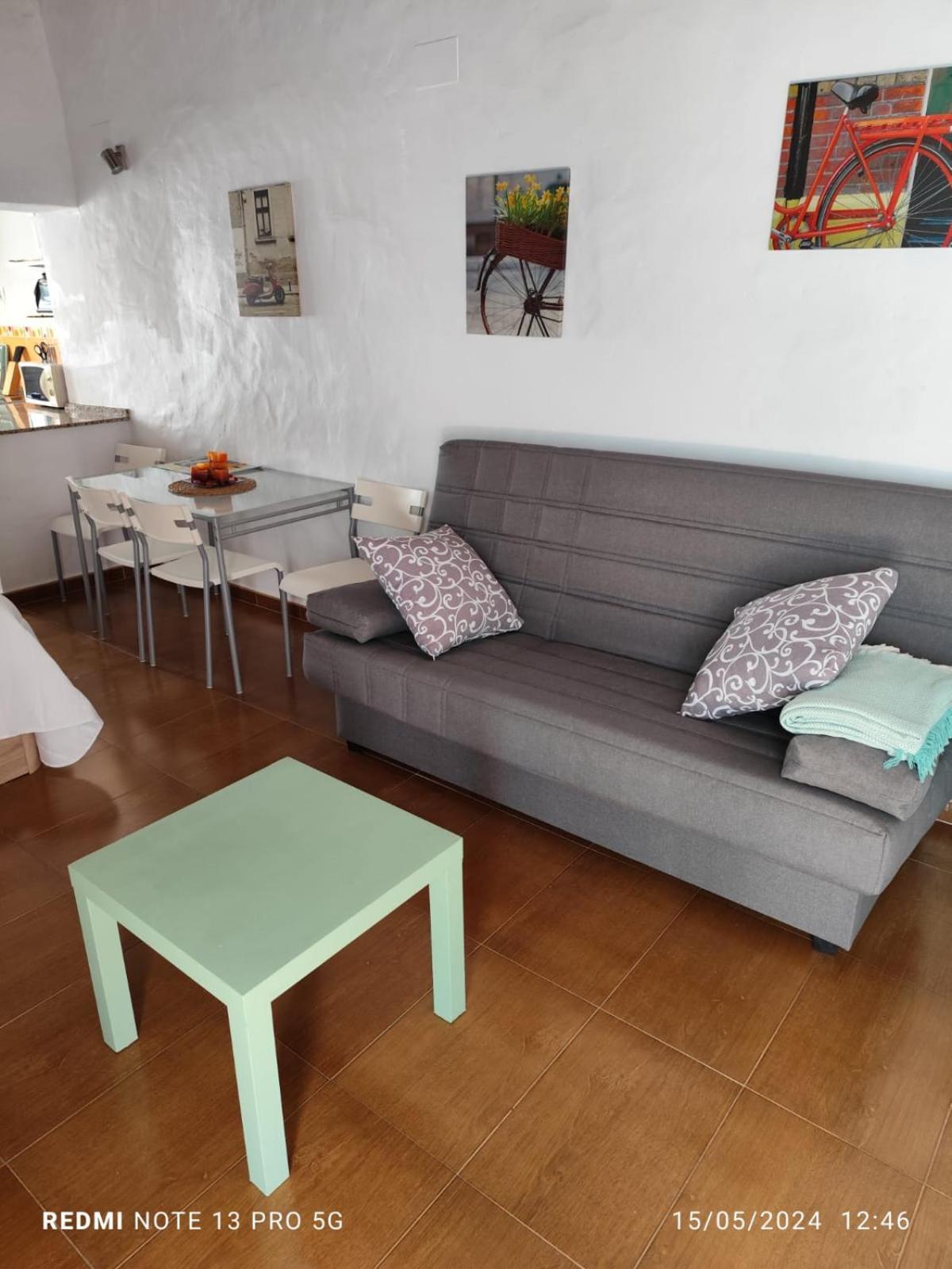 Maluan Apartment โกนิล เด ลาฟรอนเตรา ภายนอก รูปภาพ