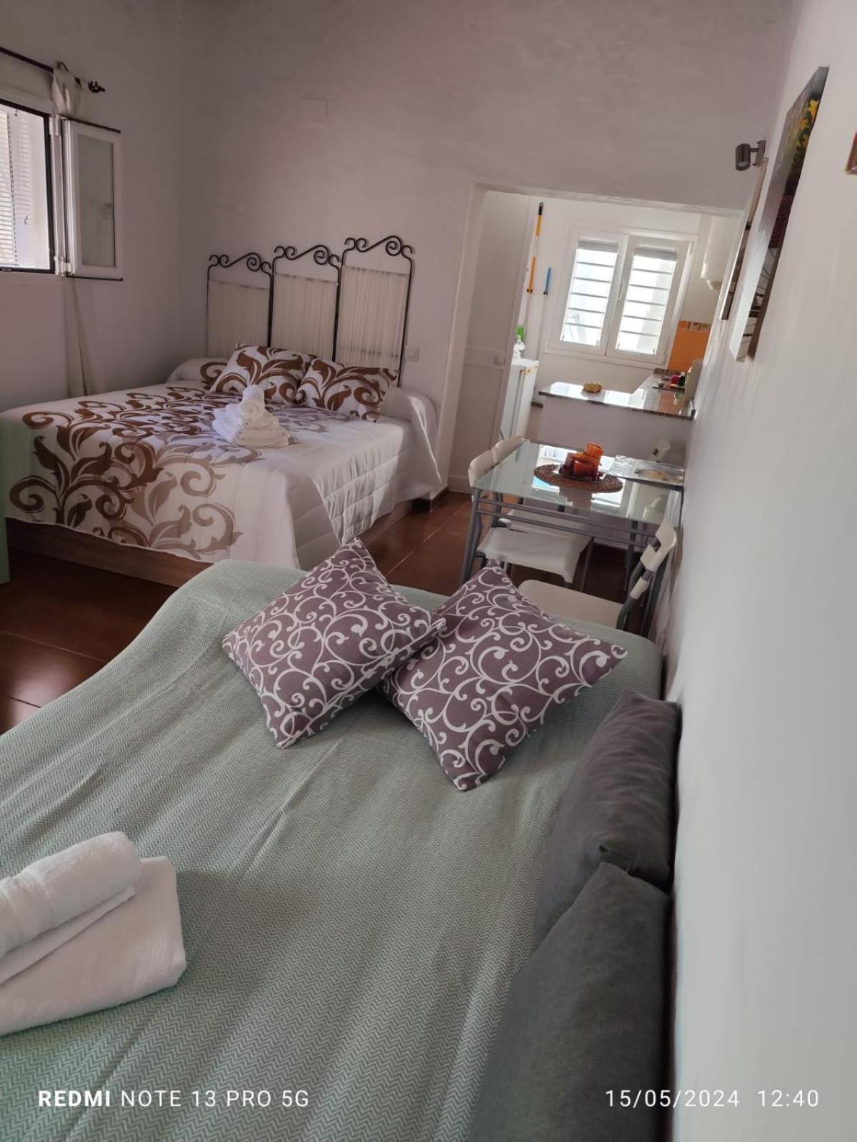 Maluan Apartment โกนิล เด ลาฟรอนเตรา ภายนอก รูปภาพ