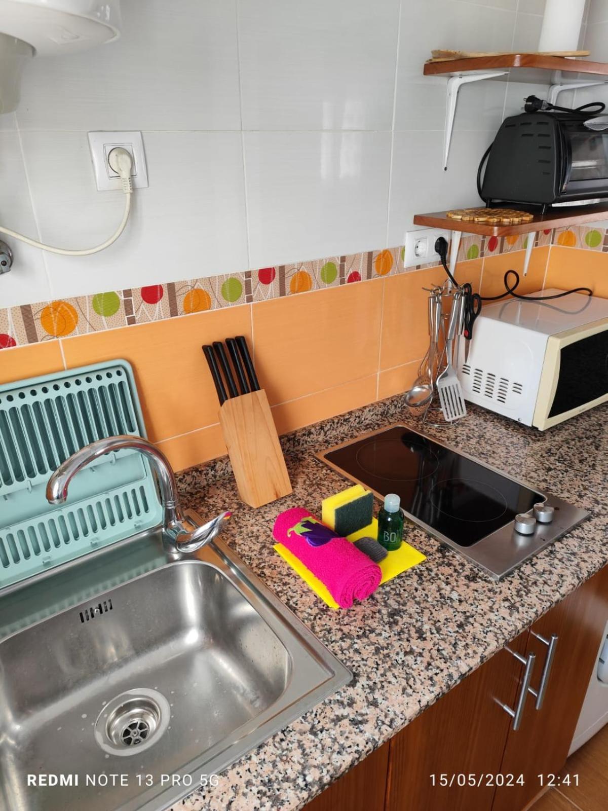 Maluan Apartment โกนิล เด ลาฟรอนเตรา ภายนอก รูปภาพ