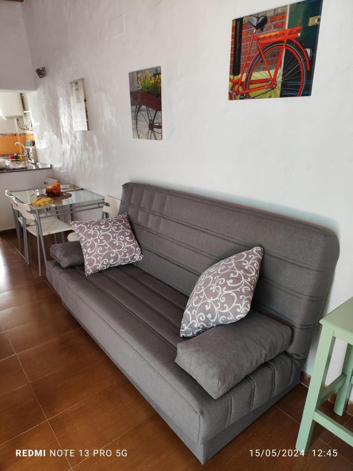 Maluan Apartment โกนิล เด ลาฟรอนเตรา ภายนอก รูปภาพ